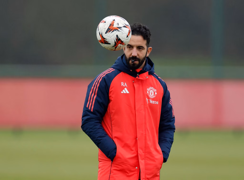 Manchester United Gamble £167m in Chaotic Transfer Window as Icons Depart