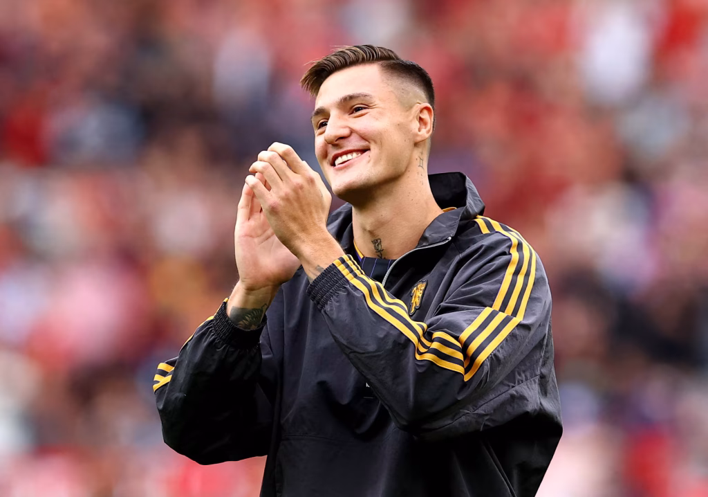 Manchester United Gamble £167m in Chaotic Transfer Window as Icons Depart