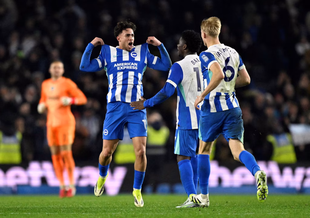Brighton host struggling rivals Crystal Palace in crucial south coast derby