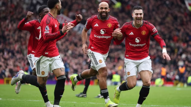 Manchester United continue resurgence with dominant win over Tottenham