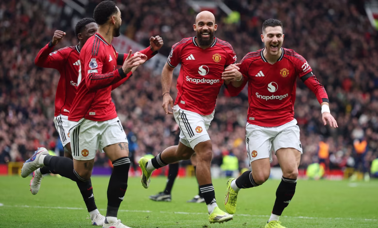 Manchester United continue resurgence with dominant win over Tottenham